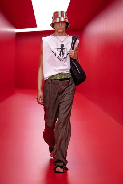 Look 35